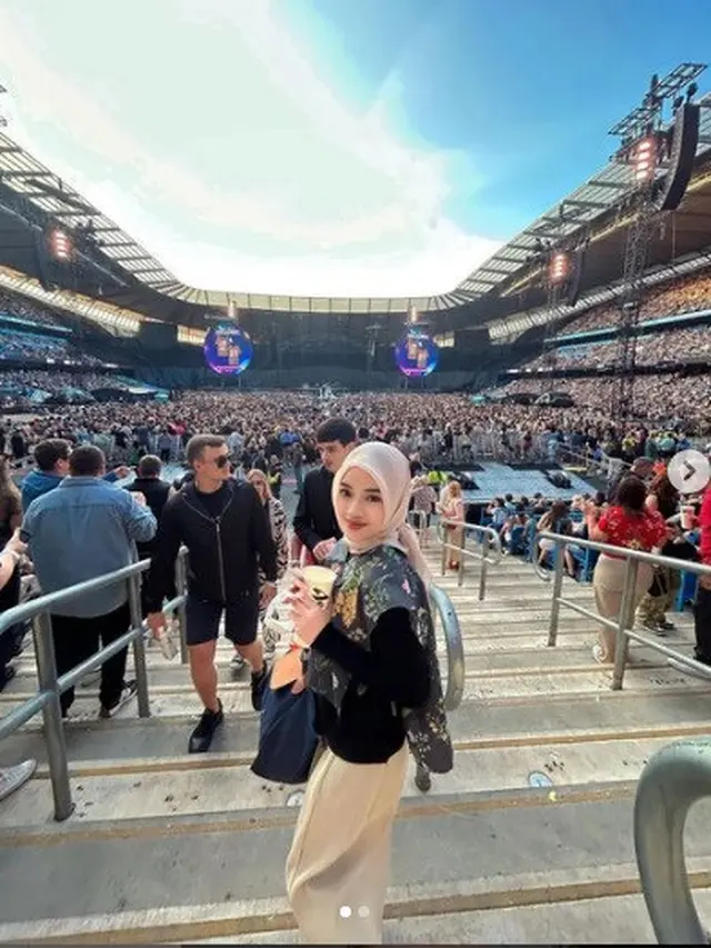 Diandra Marsha nonton konser Coldplay di Manchester, Inggris (Foto: diandramarsha)