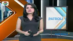 Tabrakan ini sebabkan struktur bangunan halte Transjakarta hancur.