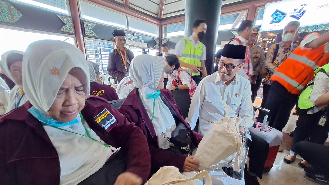 Jemaah Haji Lansia Beribadah ke Tanah Suci Makkah