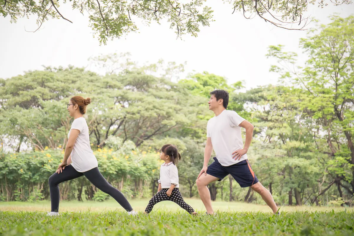 3 Olahraga Seru yang Bisa Dilakukan bareng Keluarga di Minggu Pagi, Bikin Sehat dan Happy!