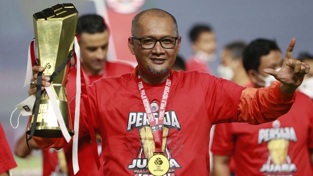 FOTO: Kebahagiaan Pep Guardiman Usai Membawa Persija Menjuarai Piala Menpora