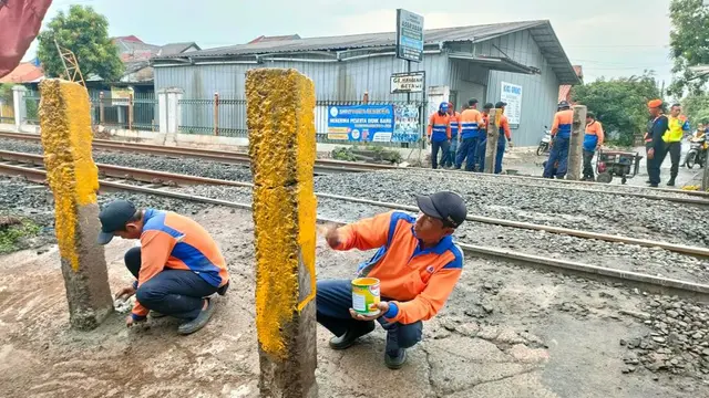 PT KAI Daop 1 Jakarta memutuskan menutup perlintasan tidak resmi atau liar di Jalan, Rawa Indah, Bojong Pondok Terong, Cipayung, Depok.