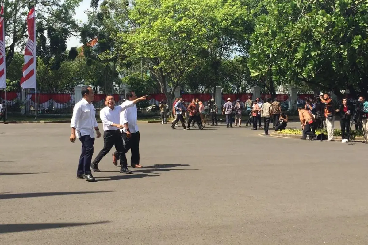 Pratikno, Nico Harjanto dan Fadjroel Rachman Datang ke Istana Bersama-sama