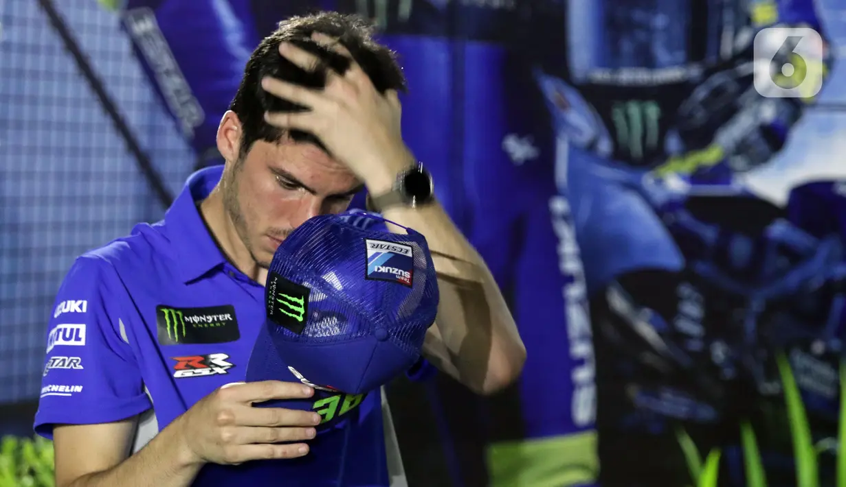 Pembalap Suzuki Ecstar, Joan Mir saat Meet and Greet bersama pewarta di salah satu hotel di Kuta Mandalika, Nusa Tenggara Barat, Jumat (18/3/2022). Joan Mir menjawab sejumlah pertanyaan terkait rangkaian Pertamina Grand Prix of Indonesia atau MotoGP Mandalika. (Liputan6.com/Helmi Fithriansyah)