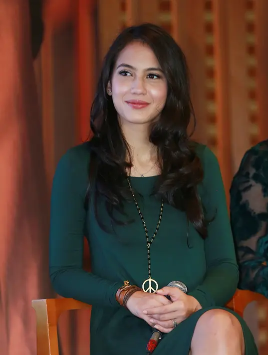 Masalah keuangan bukan suatu hal kecil melainkan penting dalam kehidupan, seperti aktris cantik Pevita Pearce yang sudah mulai memikirkan masa depan. Ia pun mengatur keuangan yang ia dapat dari film-film yang diperankannya. (Deki Prayoga/Bintang.com)