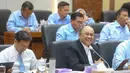 Kepala Badan Gizi Nasional (BGN), Dadan Hindayana, mengikuti rapat kerja bersama dengan Komisi IX DPR RI di Kompleks Parlemen, Jakarta, Rabu (1/10/2025). (merdeka.com/Arie Basuki)
