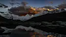 Pemandangan Gunung Sapukonglagabo di Wilayah Biru di Nagqu, Daerah Otonom Tibet, China barat daya (11/10/2020). Dengan membaiknya kondisi transportasi, semakin banyak wisatawan yang dapat mengakses Gunung Sapukonglagabo untuk menikmati pemandangan. (Xinhua/Purbu Zhaxi)
