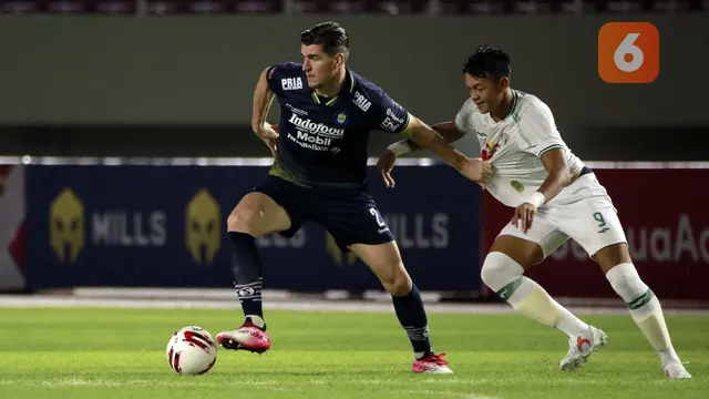 FOTO: Persib Tantang Persija di Final Piala Menpora 2021 usai Singkirkan PS Sleman - Nick Kuipers; Saddam Emiruddin Gaffar