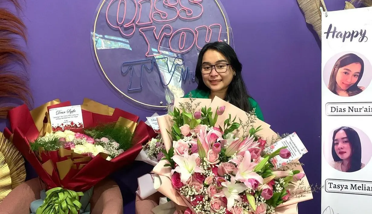 Keluarga Ayu Ting Ting (Instagram/mom_ayting92_)