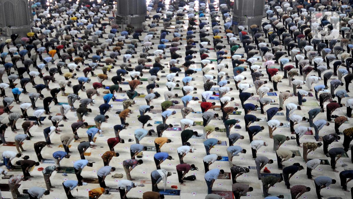 Niat dan Tata Cara Sholat Tarawih di Bulan Ramadhan 2025, Lengkap dengan Keutamaannya
