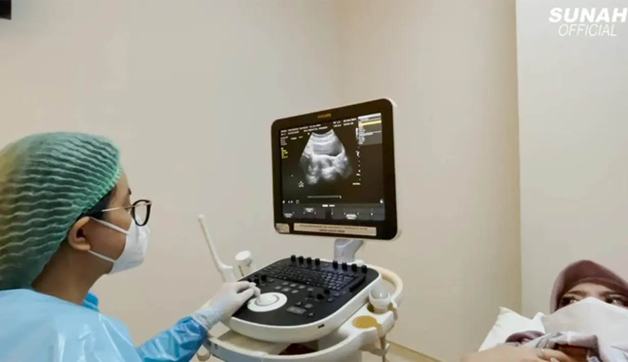 Nathalie Holscher (Youtube/Sunah Official)