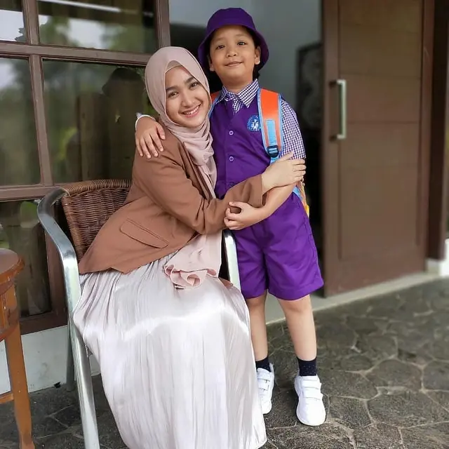 Jadi Ibu dan Anak di Sinetron, Ini 6 Kebersamaan Cut Syifa dan Radja Nasution