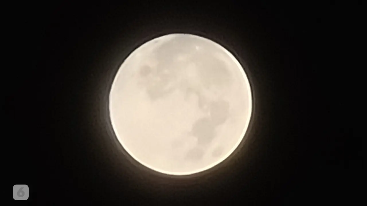 Memotret bulan dengan Kamera Zoom di Samsung Galaxy S20 Ultra