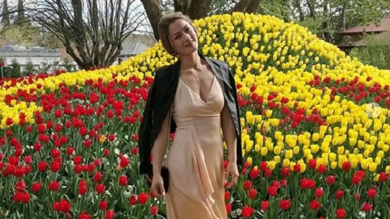 Gronya Somerville yang Cantiknya Bisa Bikin Pria Ogah Berkedip
