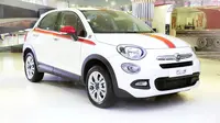 Fiat luncurkan 15 unit mobil khusus untuk penggemar Fulham FC (Foto: carscoops.com).