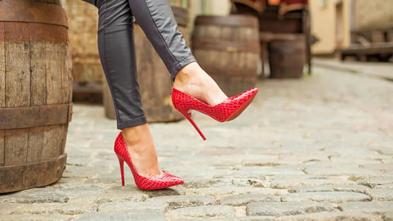 Ilustrasi stiletto