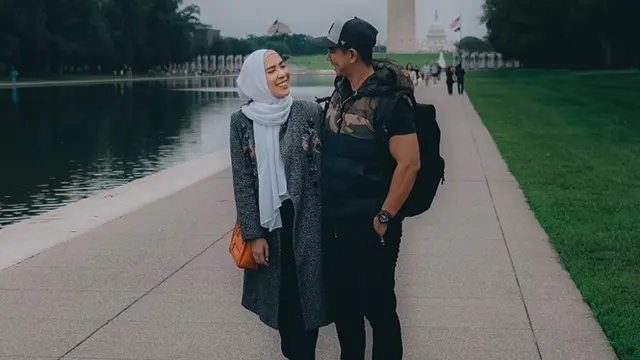 6 Artis ini memilih menikah dengan mahar mata uang asing