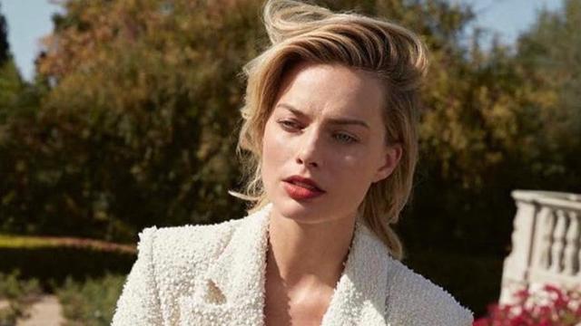 Jadi Pemeran Utama Barbie Live-Action, Ini 6 Potret Cantik Margot Robbie