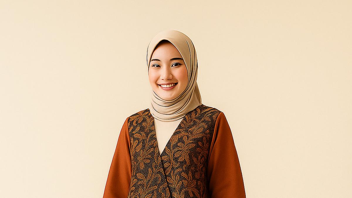 8 Model Cardigan Batik Asimetris, Mana Padu Padan yang Cocok Buatmu?