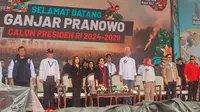 Ketua Umum PDI Perjuangan Megawati Soekarnoputri menghadiri kampanye akbar perdana pasangan Ganjar Pranowo-Mahfud Md di Kota Bandung, Jawa Barat, Minggu (21/1/2024). (Liputan6.com/Achmad Sudarno).