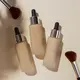 Selain shade, formula foundation tahan lama juga perlu diperhatikan agar makeup tetap nyaman digunakan sepanjang hari. (Foto/Dok: Magnific)