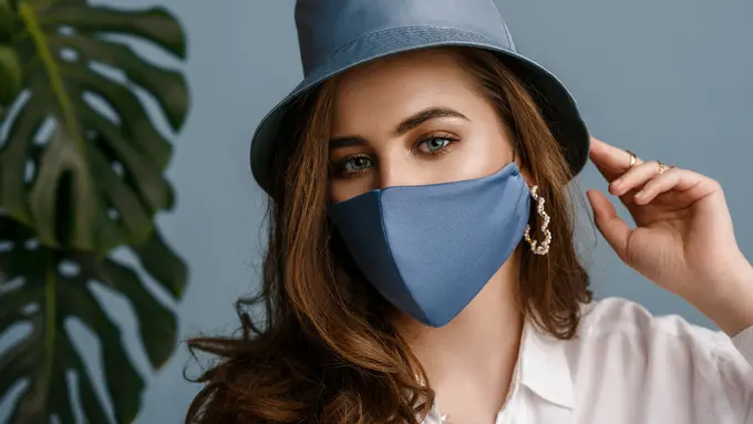 Tips Makeup Anti Luntur Saat Pakai Masker, Cantik Seharian Itu Nggak Susah Kok!