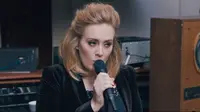 Adele Bantah Pernah Tolak Tawaran Beyonce