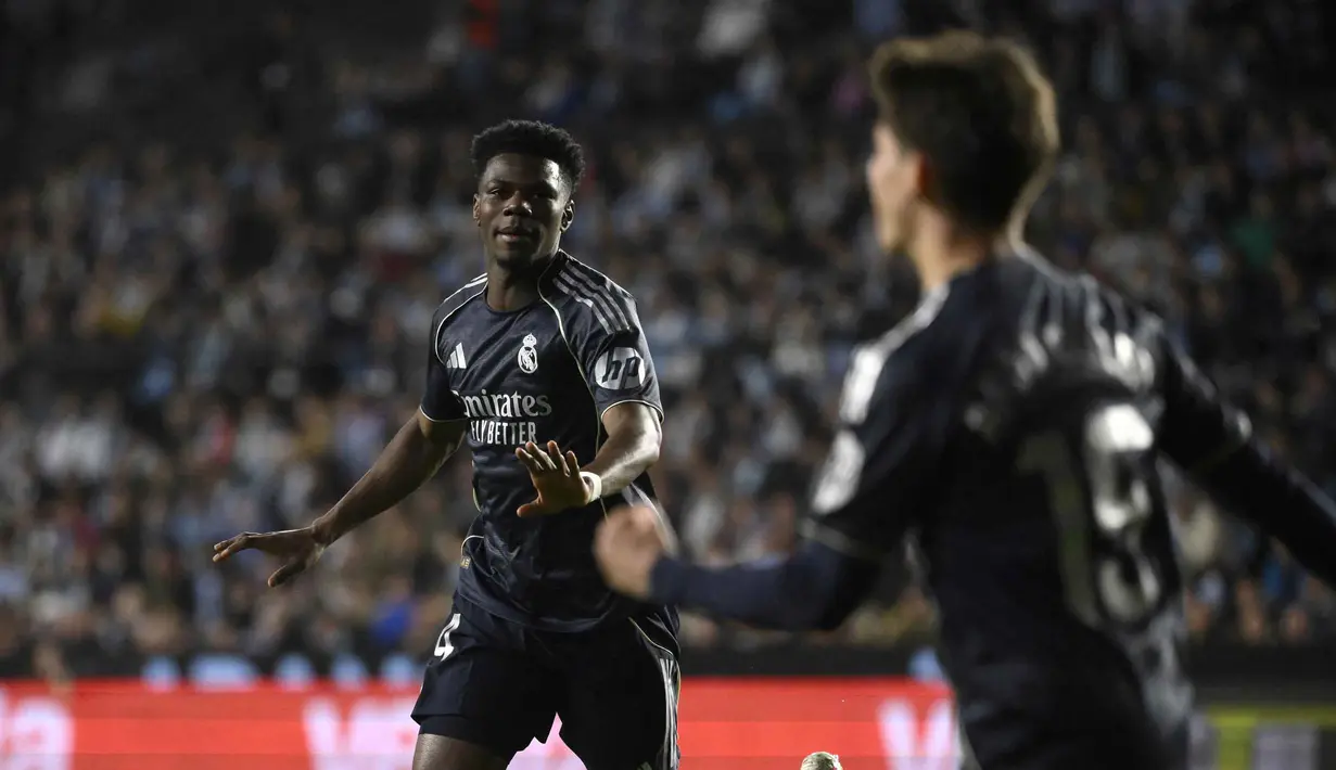 Real Madrid sempat unggul lebih dulu melalui aksi Aurelien Tchouameni pada menit ke-11. Tampak dalam foto, gelandang Real Madrid asal Prancis, Aurelien Tchouameni, merayakan golnya pada pertandingan pekan ke-27 La Liga 2025/2026 melawan Celta Vigo di Estadio Abanca-Balaidos pada Jumat 6 Maret 2026 waktu setempat atau Sabtu 7 Maret 2026 dini hari WIB. (Miguel RIOPA/AFP)