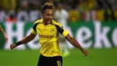 Ekspresi pemain Borussia Dortmund, Pierre-Emerick Aubameyang, setelah mencetak gol ke gawang Real Madrid dalam laga kedua Grup F Liga Champions di Signal Iduna Park, Rabu (28/9/2016) dini hari WIB. (AFP/Patrik Stollarz)