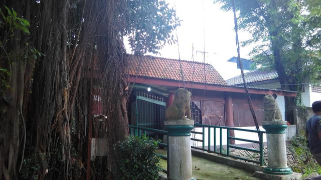Makam Keramat Datuk Banjir Dan Nyi Roro Kidul Di Lubang Buaya News Liputan6 Com
