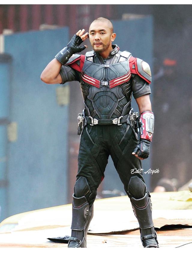 Editan Foto Seleb Jadi Superhero Ini Bikin Senyum-Senyum Sendiri