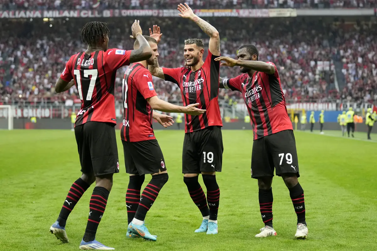 FOTO: Kalahkan Atalanta, AC Milan Makin Dekat Raih Scudetto