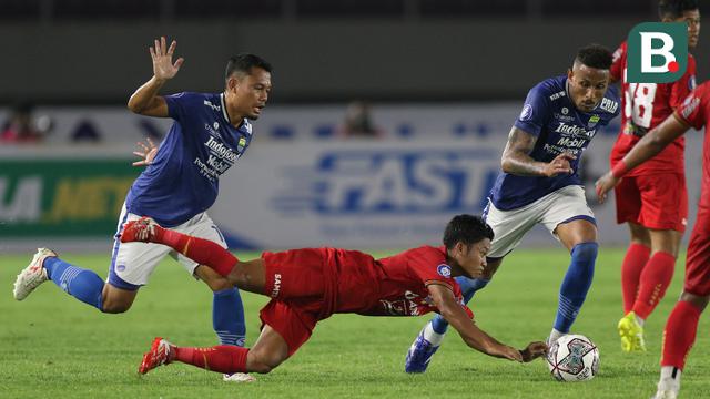 Foto: Persija Jakarta Patahkan Rekor Belum Terkalahkan Persib Bandung di BRI Liga 1 2021 / 2022