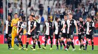 Para pemain Juventus merayakan kemenangan mereka atas Bayer Leverkusen pada matchday kedua Liga Champions di Allianz Stadium, Turin, Italia, Selasa (1/10/2019). Juventus menghajar Bayer Leverkusen 3-0. (Alessandro Di Marco/ANSA via AP)