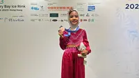 Penulis Ippho Santosa dan istri, Astrid Suhaimi lagi happy. Putri mereka, Medina Khaira Fastabiqa menjuarai ajang Skate Asia 2023 Discovery Bay Ice Rink. (Foto: Dok. Koleksi Pribadi Astrid Suhaimi)