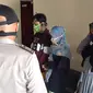 Kepolisian Polres Gorontalo menangkap tiga remaja penista Nabi Muhammad yang membuat geger jagat media sosial. (Liputan6.com/ Arfandi Ibrahim)