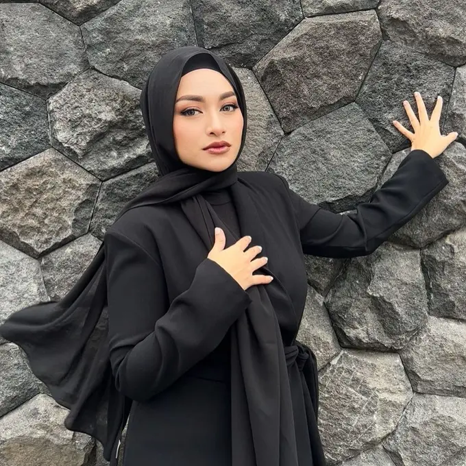 Nathalie Holscher (Foto: Instagram/nathalieholscher)