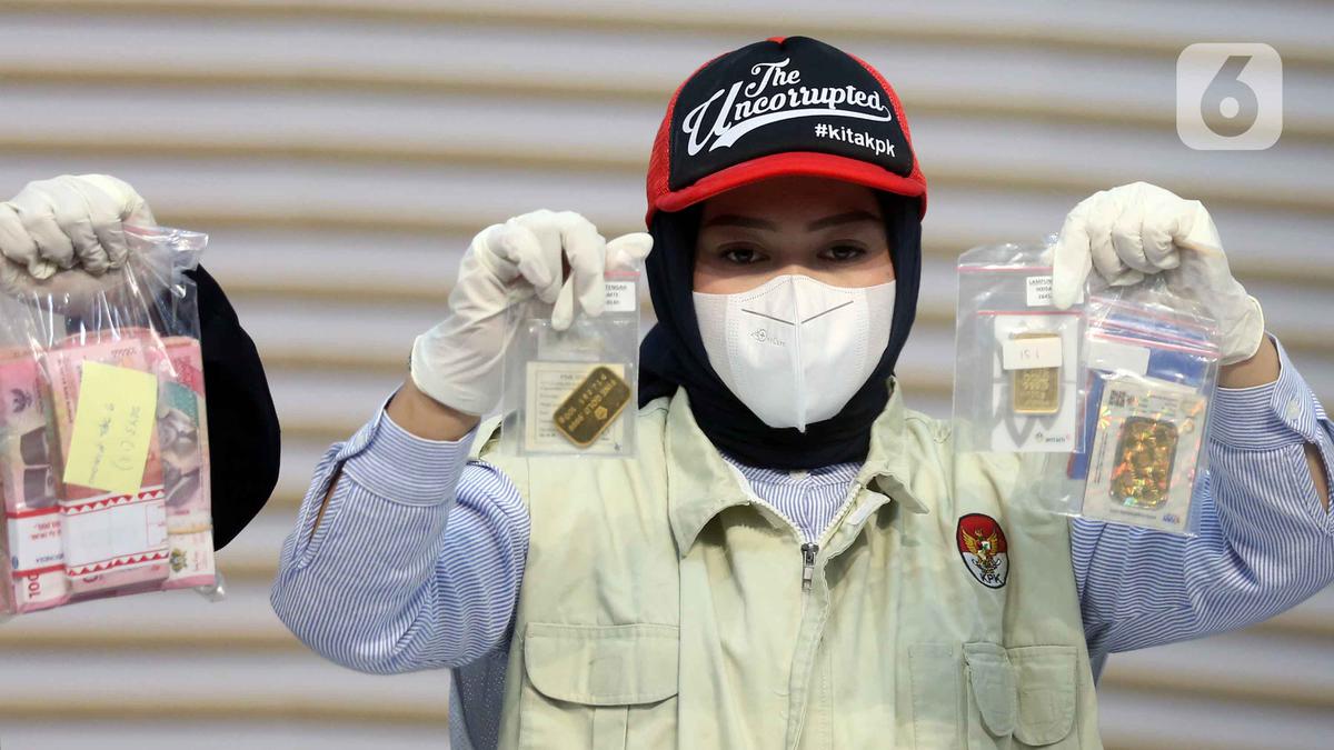 OTT Bupati Lampung Tengah, KPK Sita Uang Ratusan Juta dan Logam Mulia Seberat 850 Gram