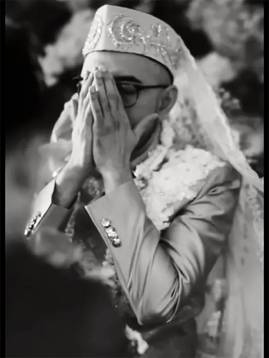 Dalam video tersebut, tampak pria bernama lengkap Ahmad Kemal Palevi itu lancar mengucap ijak kabul. [Instagram/nvtyumi]