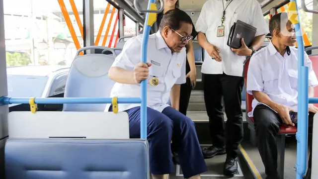 Rabu Pertama Kebijakan ASN Jakarta Gunakan Transportasi Umum, Pramono Anung Beri Contoh