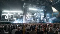 Seorang Penonton Konser Oasis di Stadium Wembley Tewas Terjatuh, Liam Gallagher dkk Syok dan Berduka