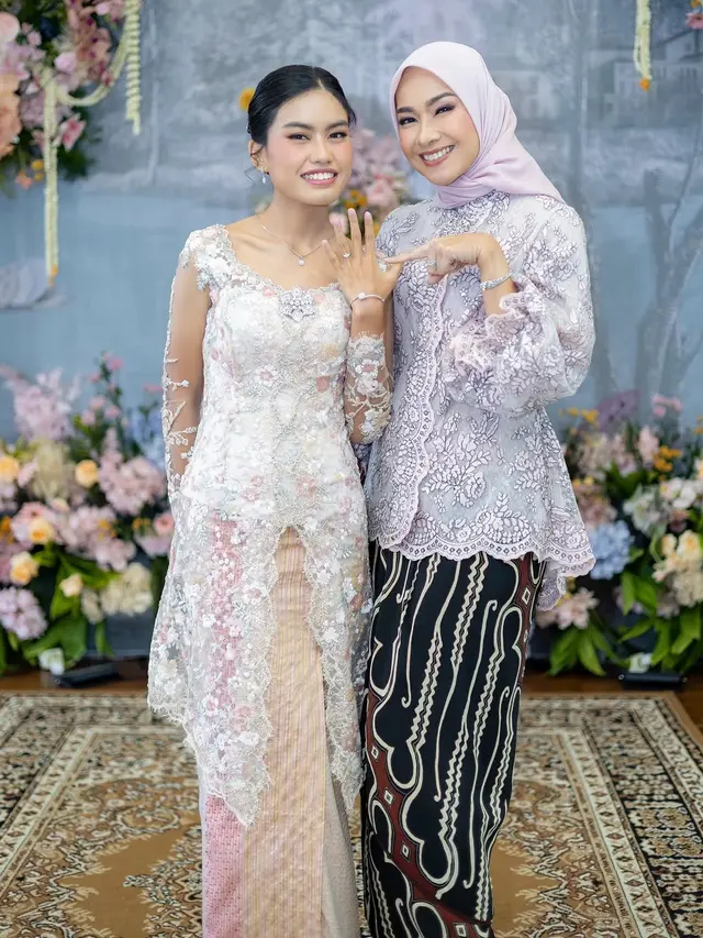 5 Tampilan Namira Adjani Anak Sulung Alya Rohali saat Lamaran, Anggun Berkebaya Pink (credit: instagram/namiradjani).