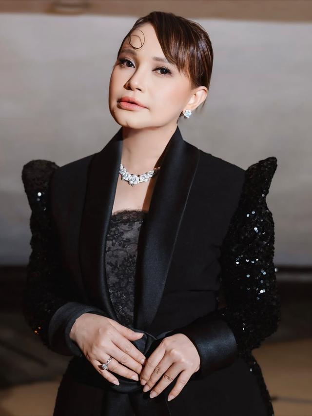 4. Rossa dan Karya-Karya Indah