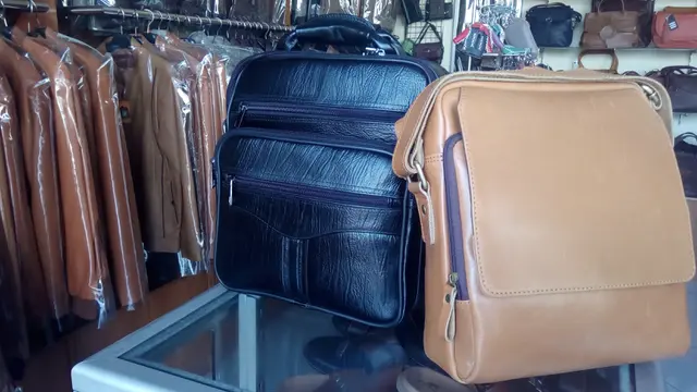 Tas kulit full up laki-laki asal Garut