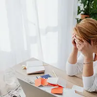 Kebiasaan ini bisa berdampak pada kondisi finansial hingga kesehatan mental dalam jangka panjang. [Dok/Pexels.com/www.kaboompics.com].