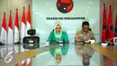 Anggota Komisi III DPR dari Fraksi PDIP Dwi Ria Latifah (kiri) dan Masinton Pasaribu, saat memberikan keterangan pers di Ruang Fraksi PDIP, Senayan, Jakarta. (2/9/2015). Fraksi PDIP tak setuju Komjen Budi Waseso dicopot. (Liputan6.com/Helmi Afandi) 