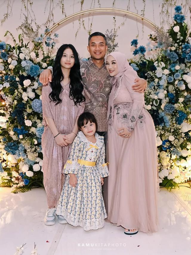 Zaskia Gotik Hamil Lagi