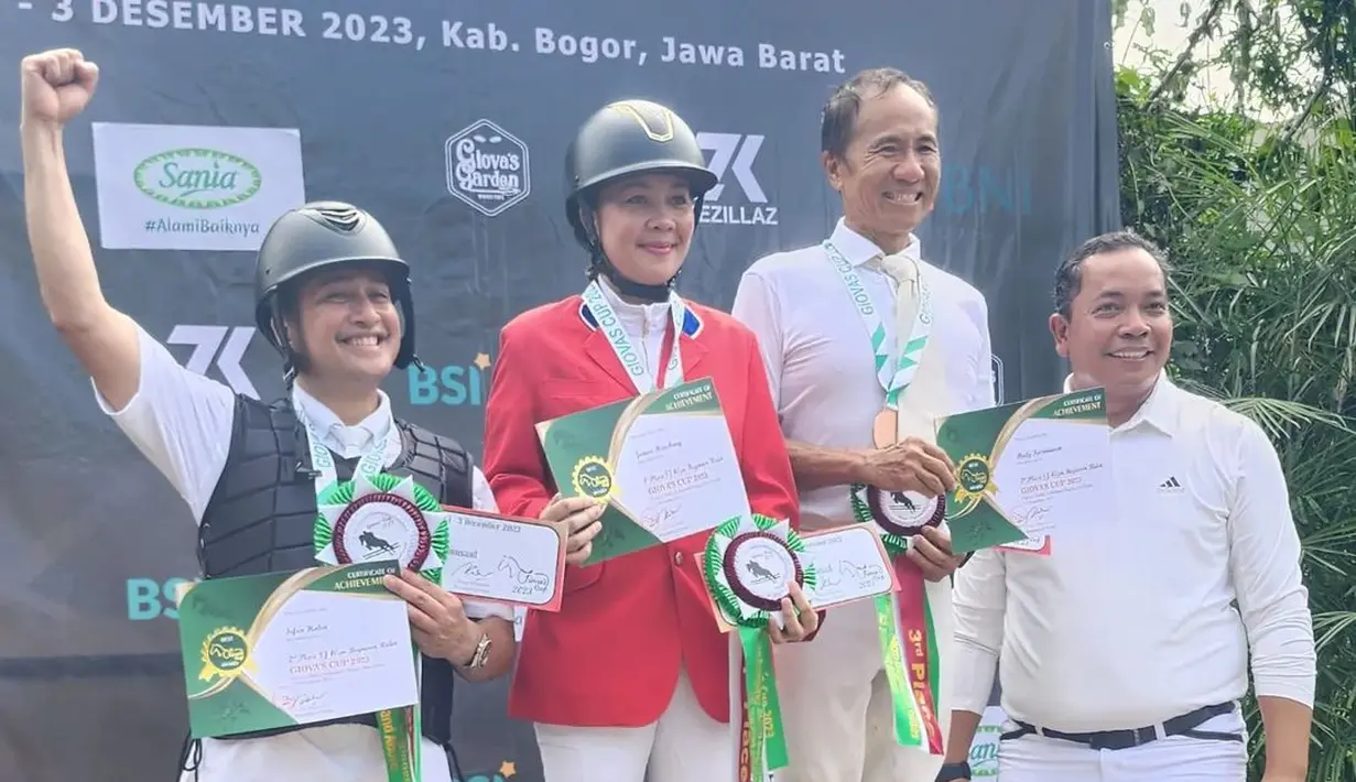 Tidak hanya Djalu yang meraih juara dua, presenter kondang Irfan Hakim yang tak ada persiapan juga berhasil meraih juara 2 di kelas spesial yakni SJ 40 Cm Beginner Rider 35 YO and Above Class dengan kuda kumbang.  [Instagram/irfanhakim75]