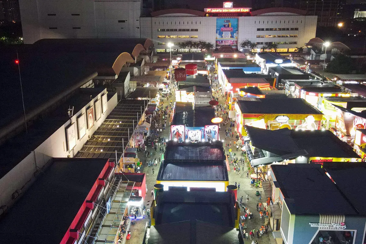FOTO: Suasana Hari Pertama Jakarta Fair 2022