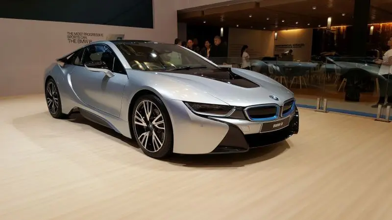 BMW i8